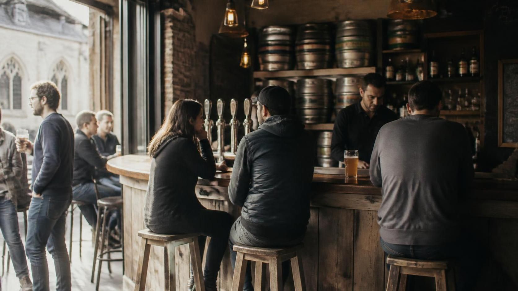 Meilleur bar à bières à Caen : où déguster les meilleures sélections 1 découvrez le meilleur bar à bières à caen pour savourer une sélection unique de bières artisanales et locales dans une ambiance conviviale.