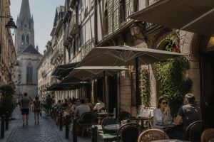 découvrez où déguster le meilleur café à caen pour une pause gourmande inoubliable. nos adresses incontournables pour savourer un café de qualité dans un cadre chaleureux.