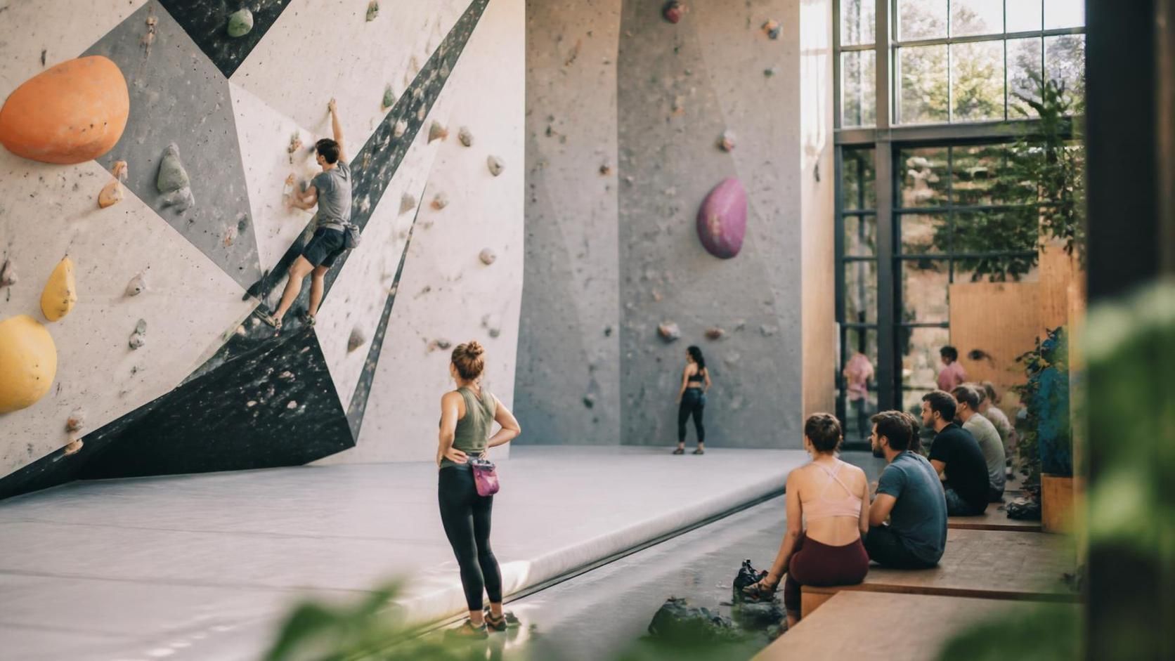 d&eacute;couvrez le meilleur mur d'escalade &agrave; caen id&eacute;al pour d&eacute;buter et progresser en toute s&eacute;curit&eacute;. guide complet pour choisir l'espace adapt&eacute; &agrave; vos besoins d'escalade.